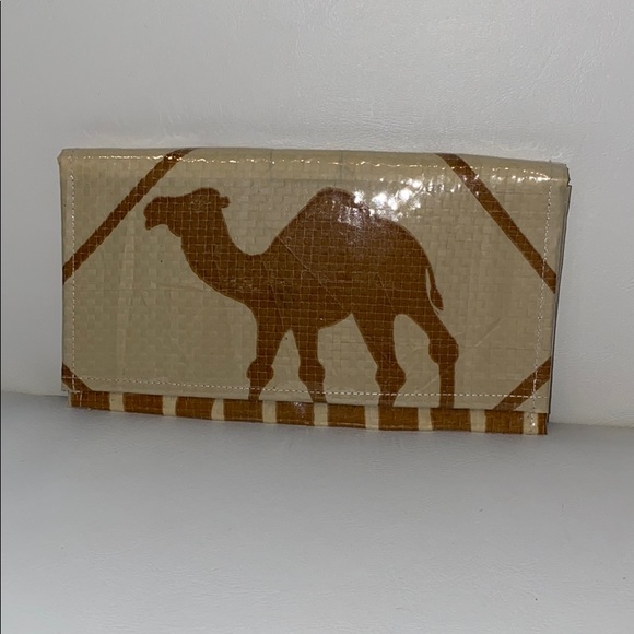 Torrain Vegan Recycled Wallet Clutch - Picture 1 of 8